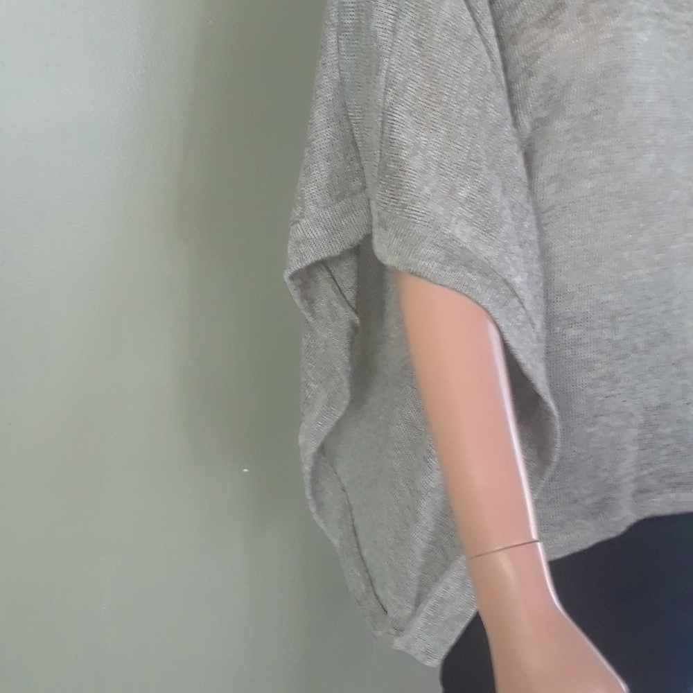 Batwing Poncho - Picture 2 of 2